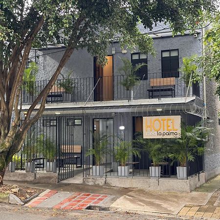 Med La Palma Hotel Меделин Екстериор снимка