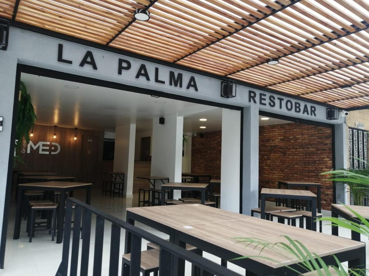 Med La Palma Hotel Меделин Екстериор снимка