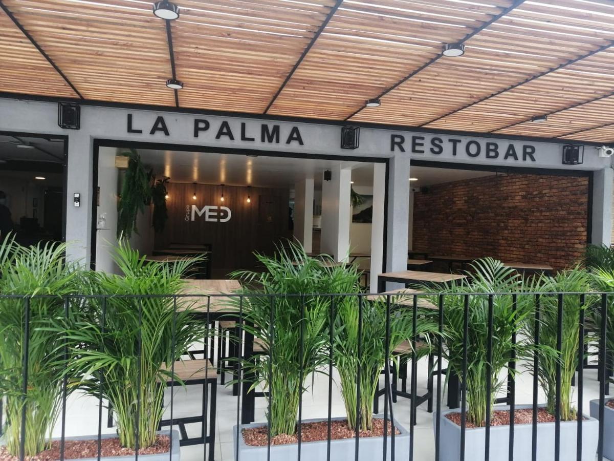 Med La Palma Hotel Меделин Екстериор снимка