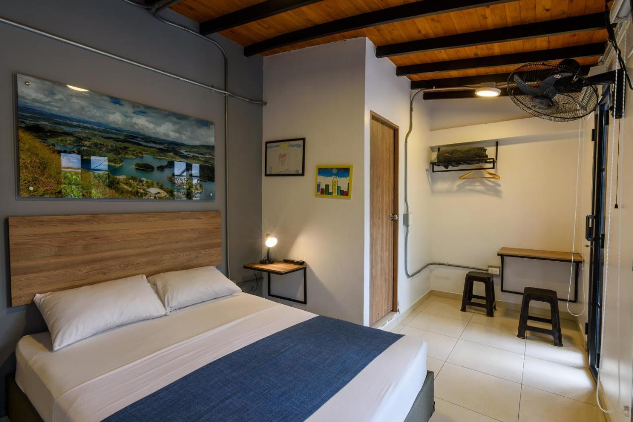 Med La Palma Hotel Меделин Екстериор снимка