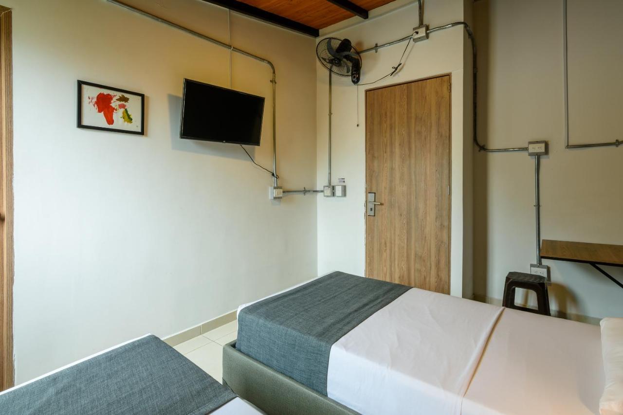Med La Palma Hotel Меделин Екстериор снимка