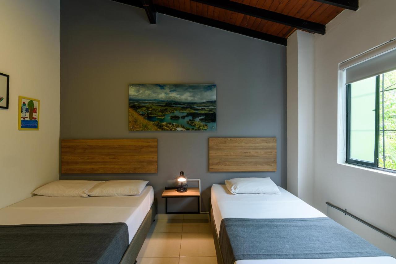 Med La Palma Hotel Меделин Екстериор снимка