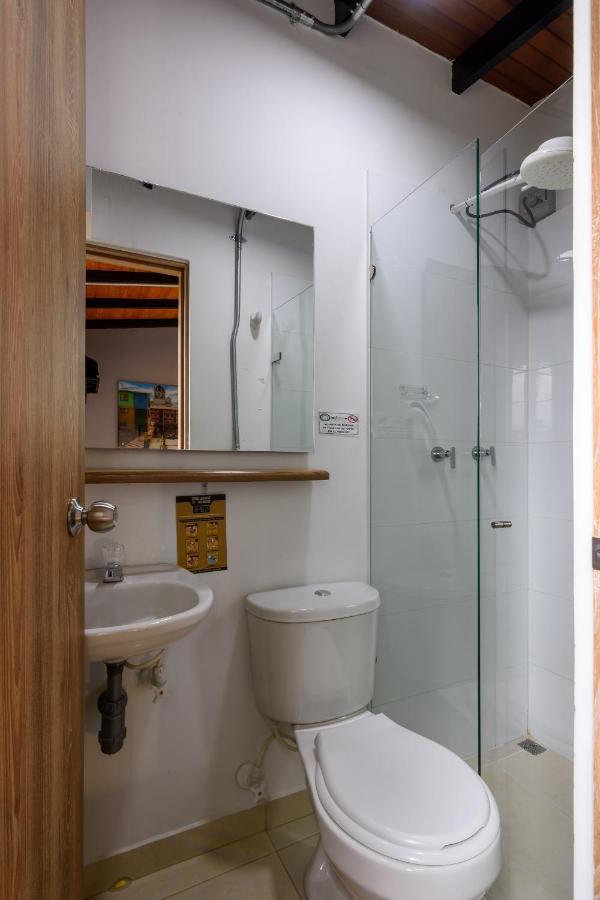 Med La Palma Hotel Меделин Екстериор снимка