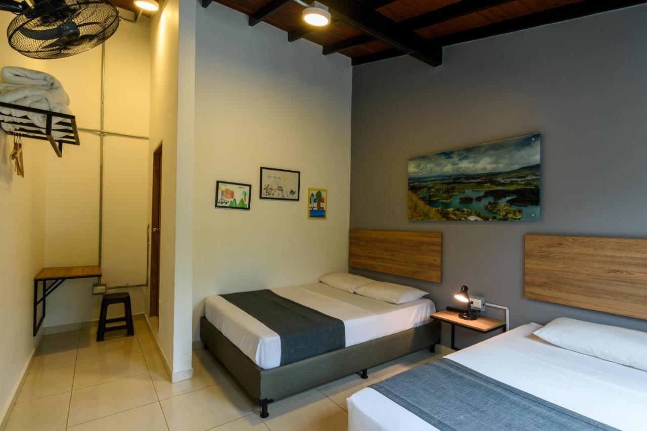 Med La Palma Hotel Меделин Екстериор снимка