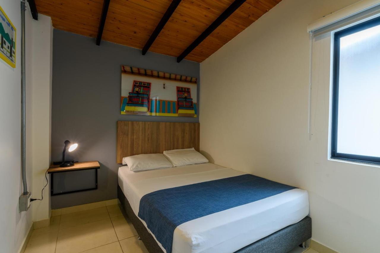 Med La Palma Hotel Меделин Екстериор снимка