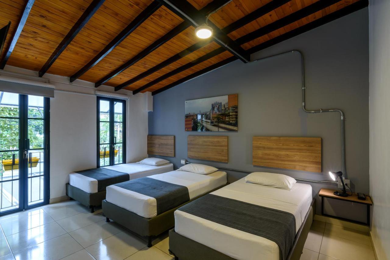 Med La Palma Hotel Меделин Екстериор снимка
