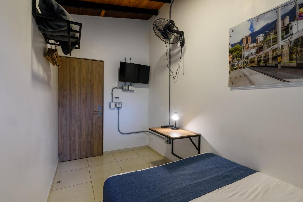 Med La Palma Hotel Меделин Екстериор снимка