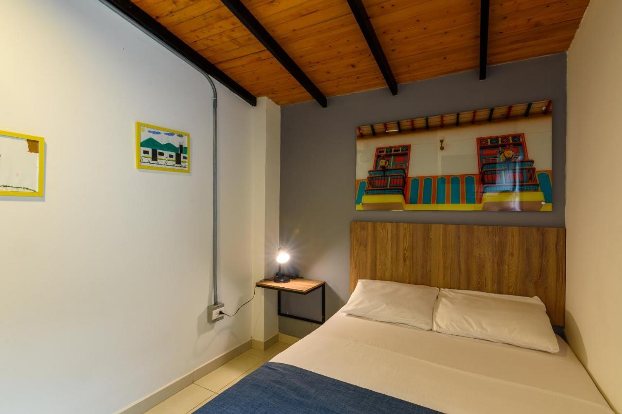 Med La Palma Hotel Меделин Екстериор снимка